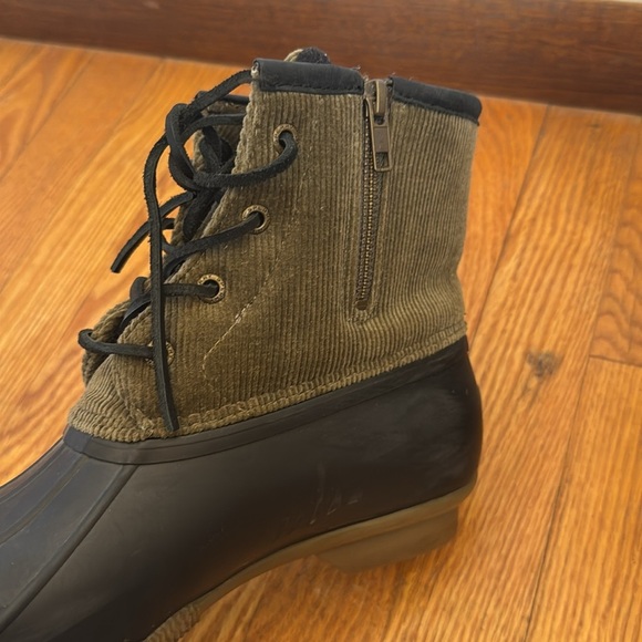 Sperry Women's Saltwater Corduroy Duck Boots in Olive Green Size 9.5 - Picture 9 of 10